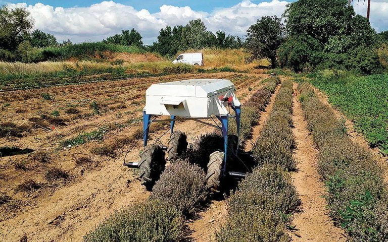 Ρομπότ Αγρότης Made in Greece για τις Δουλειές στα Χωράφια